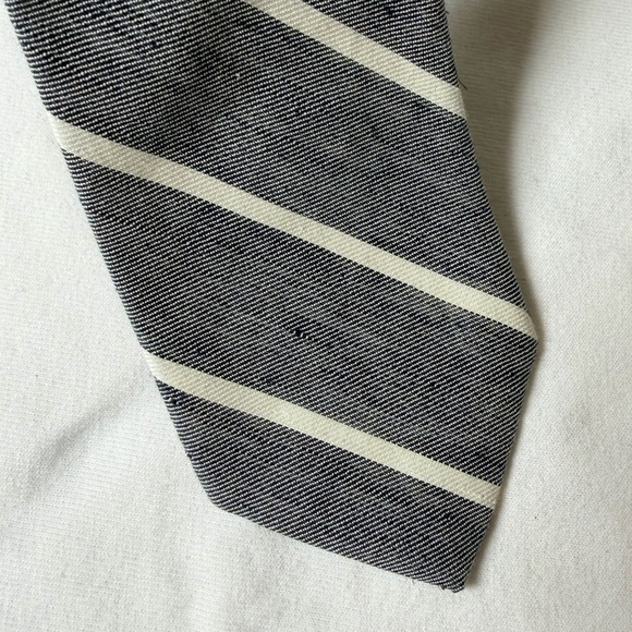 NWT N. Crew Hand Made in USA Linen Silk Blend Slim Classic Gray Striped Tie - Picture 7 of 11